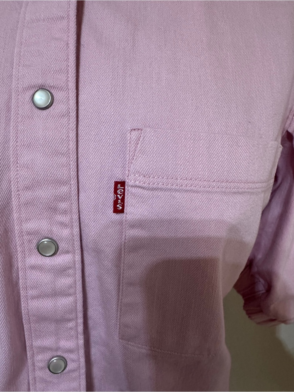 Levi's Light Pink Puff-Sleeve Button-Front Shirt - Picture 3 of 16